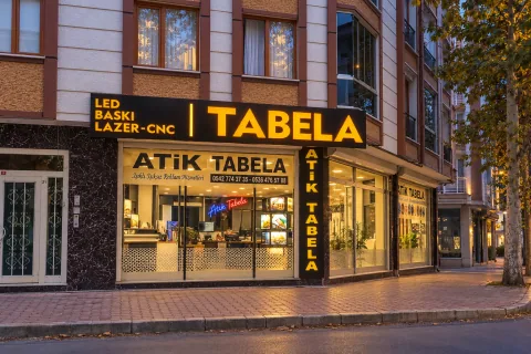 Atik Tabela · Mağaza cephesi
